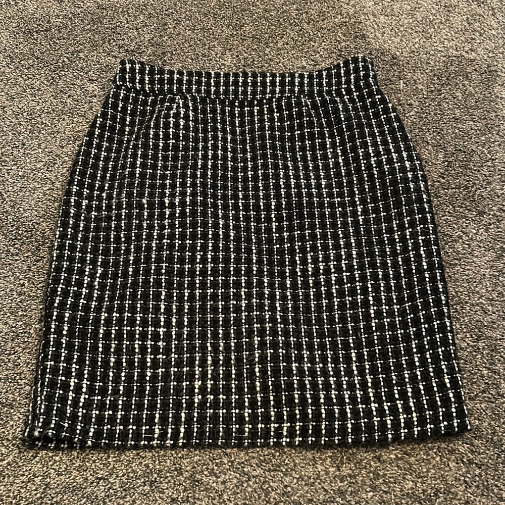 Merona Skirt Size 12 Black and White
